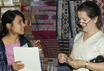 Kongthong (left) at a weaving conference