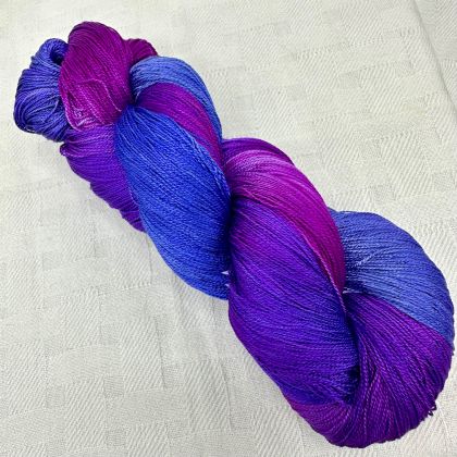 65 Roses - Kiku Silk Yarn - Flowers 559: click to enlarge