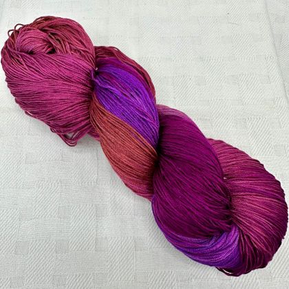 65 Roses - Margaret Silk Yarn -  Flowers 562: click to enlarge