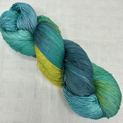 65 Roses - Kiku Silk Yarn - Water 580: click to enlarge