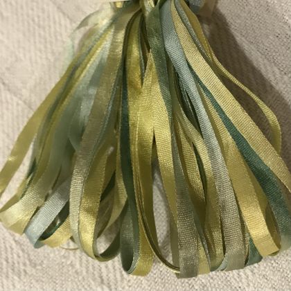      65 Roses® 'Miss Lemon Abelia' -  3.5mm Silk Ribbon: click to enlarge