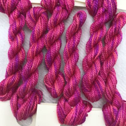      65 Roses® 'Magnifica' - Thread, Zen Shin (20/2 spun thread): click to enlarge